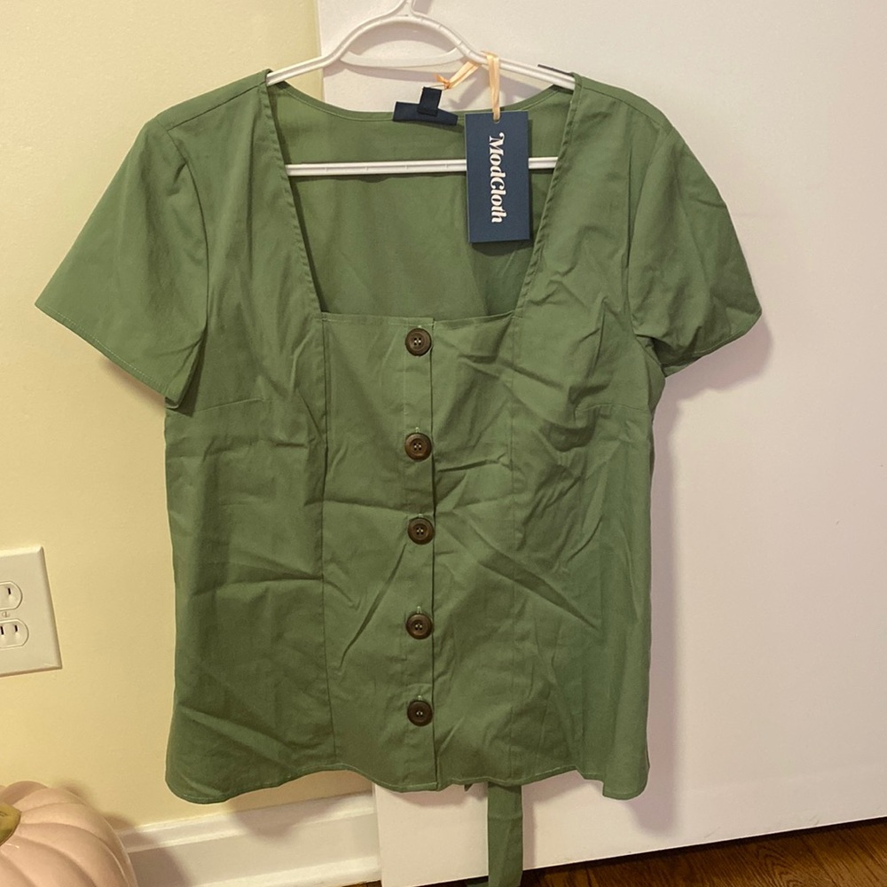 ModCloth | Green square neck button down
